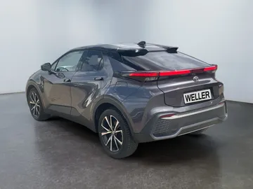 Car image 5