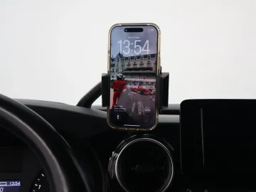Car image 34