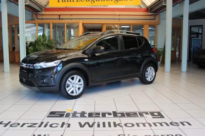 Car image 2