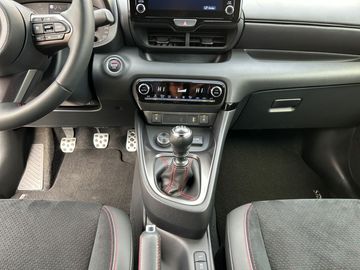 Car image 12