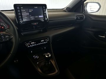 Car image 30