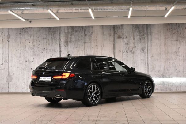 BMW 540i Touring xDrive 245 kW image number 2