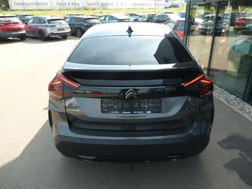 Car image 33