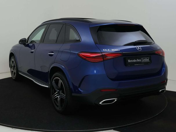 Mercedes-Benz GLC 300 e AMG Line 4Matic 230 kW image number 7