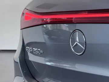 Car image 38