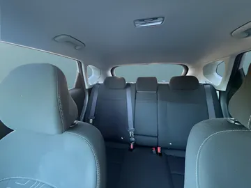 Car image 27