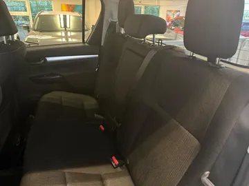 Car image 24