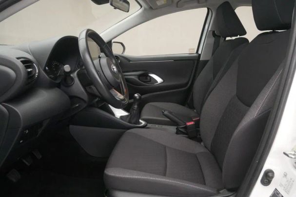 Toyota Yaris 1.0 Comfort 53 kW image number 12