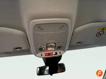 Car image 32