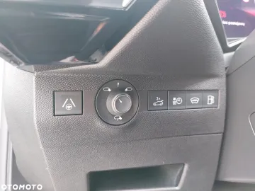 Car image 35