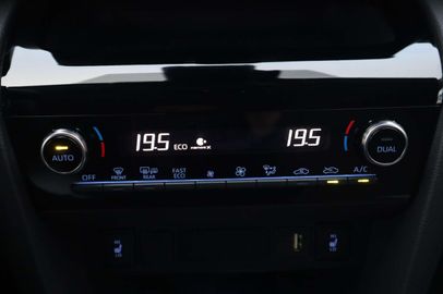 Car image 33