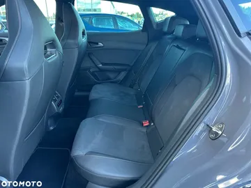 Car image 34