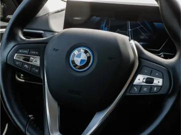 Car image 40