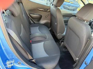 Car image 28