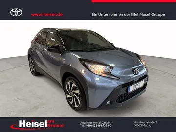 Car image 2