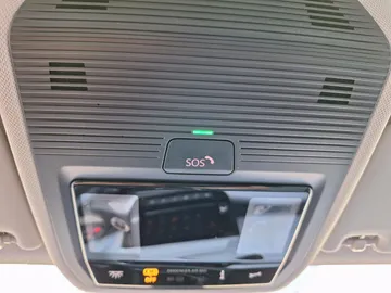 Car image 32