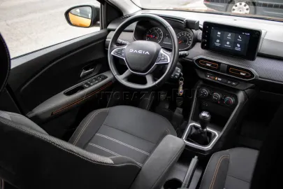 Car image 38