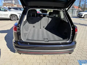 Car image 34