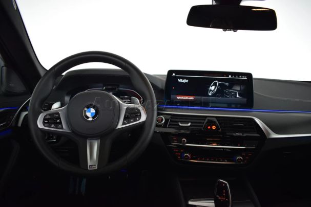 BMW 520d Touring xDrive 140 kW image number 8