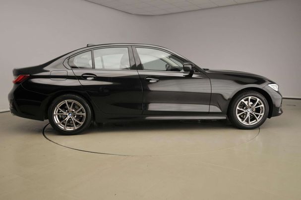 BMW 318i 115 kW image number 3