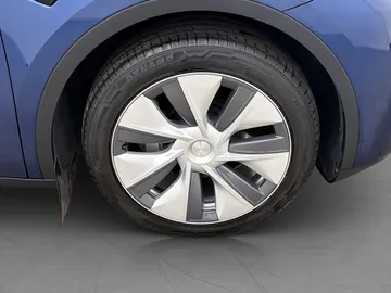 Car image 36