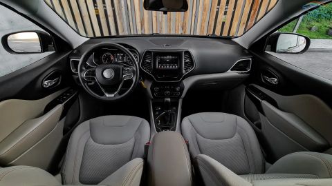 Car image 29