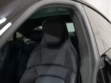 Car image 37