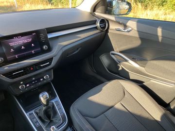 Car image 26