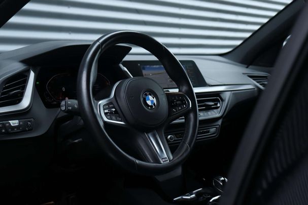 BMW 118i 100 kW image number 13