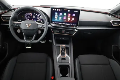 Car image 30