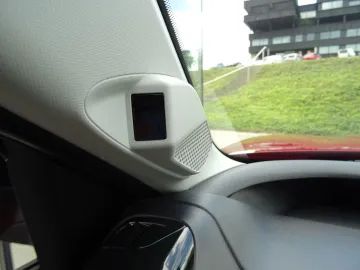 Car image 28