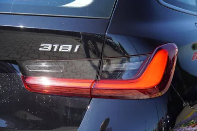 Car image 43
