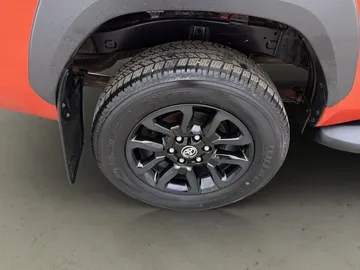 Car image 38