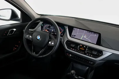 Car image 33