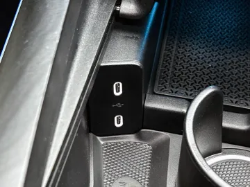 Car image 37