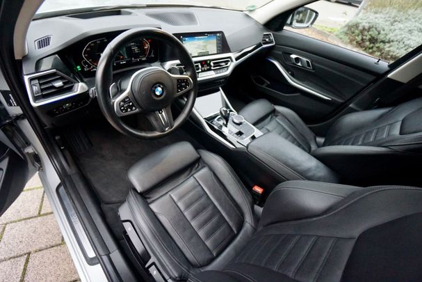 BMW 320d xDrive Sport Line 140 kW image number 10