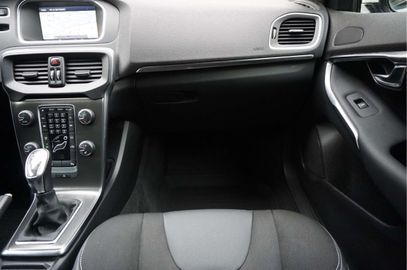 Car image 35