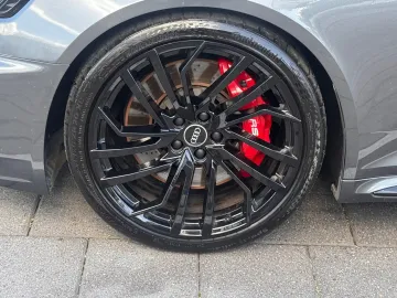Car image 32