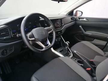 Car image 30