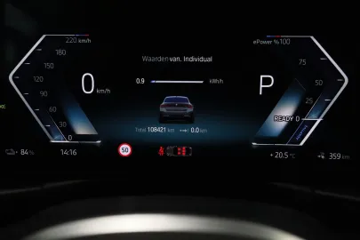 Car image 26