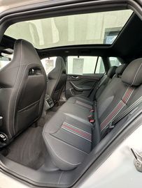 Car image 33