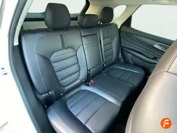Car image 28
