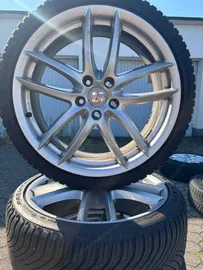Car image 20