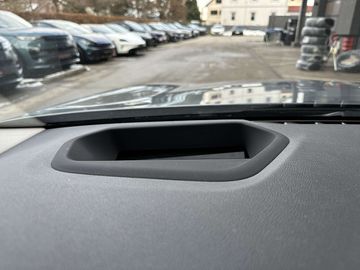 Car image 29