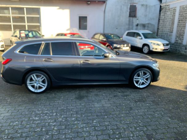 BMW 330d Touring xDrive Luxury Line 195 kW image number 3