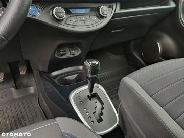 Car image 30