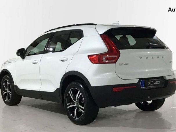 Volvo XC40 Recharge T4 Plus Dark 155 kW image number 5