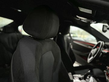 Car image 37