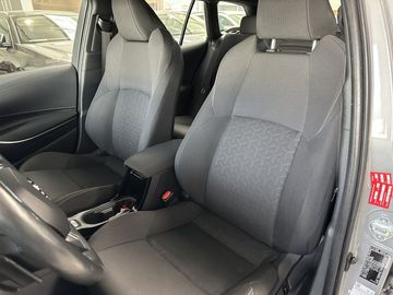 Car image 10