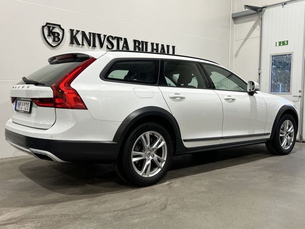 Volvo V90 Cross Country D4 AWD 140 kW image number 3